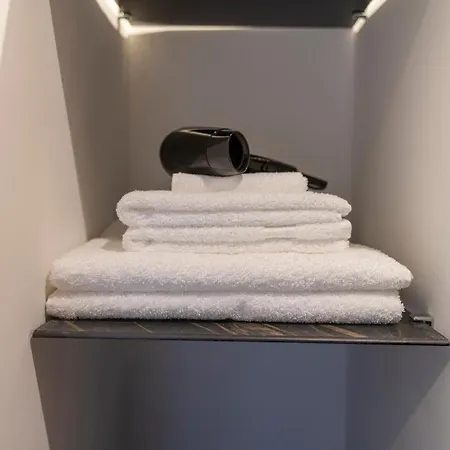 Alojamento de Acomodação e Pequeno-almoço B&z Luxury *