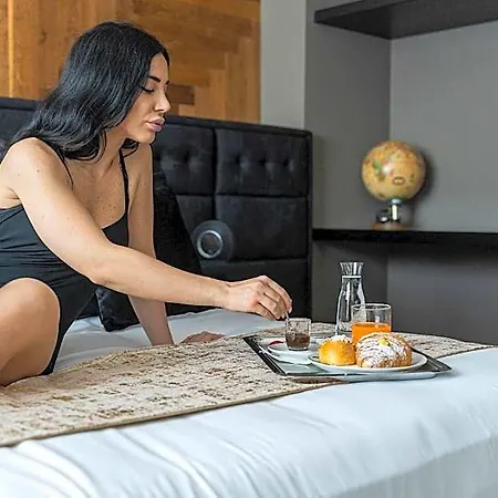 B&z Luxury Bed and breakfast 4*